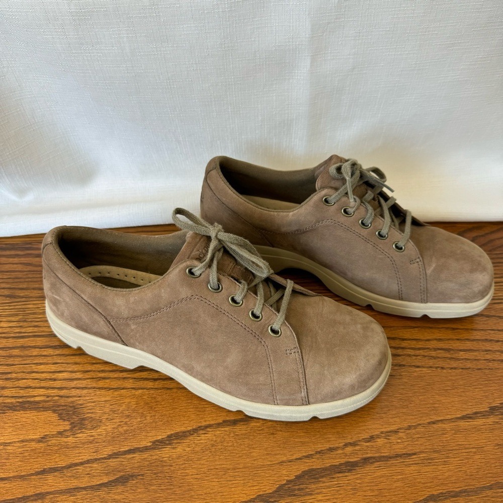 Rockport Womens Taupe Nubuck Leather Walking Shoes Lace Up Sneakers 7.5 M‎ WW413